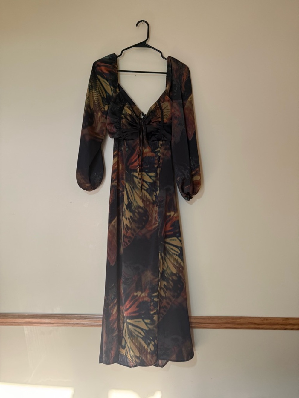URBAN OUTFITTERS Kitty Printed Puff Sleeve Midi Dress - Picture 4 of 11